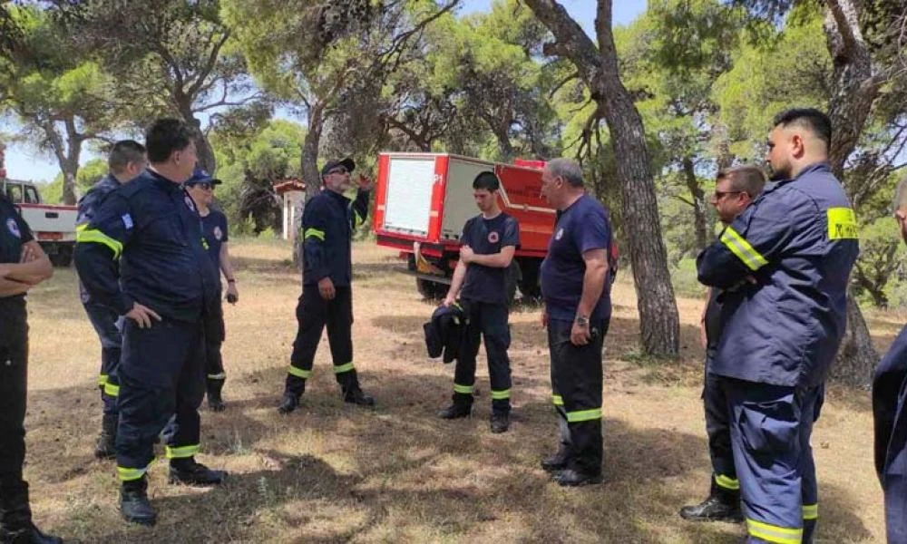 Ραφήνα: Στις επάλξεις οι Εθελοντές και η Πολιτική Προστασία